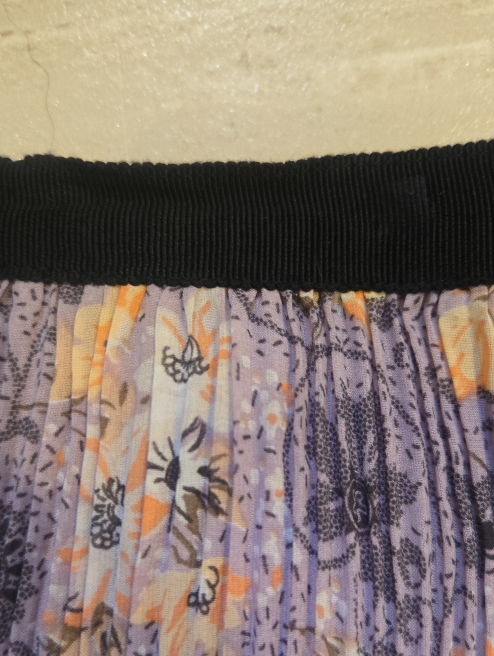Victoria's Secret Multi-Color Floral Print Pleated Skirt - Picture 2 of 7